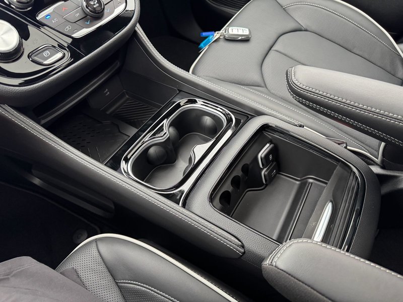 Chrysler PACIFICA LIMITED AWD 2026