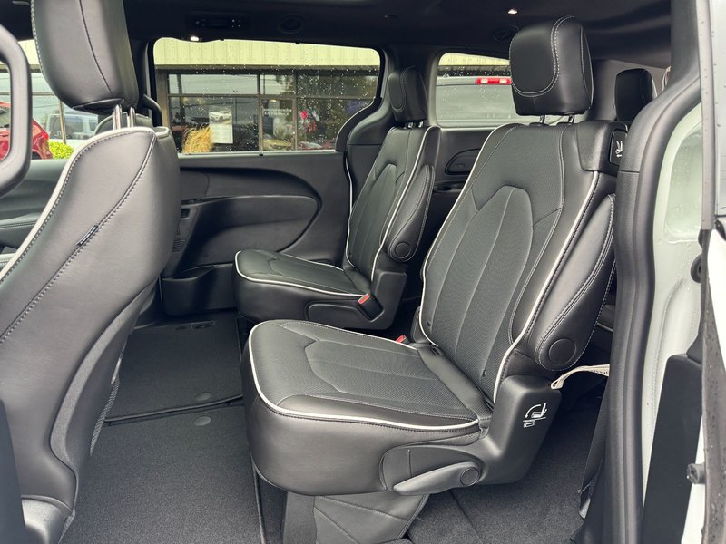 Chrysler PACIFICA LIMITED AWD 2026