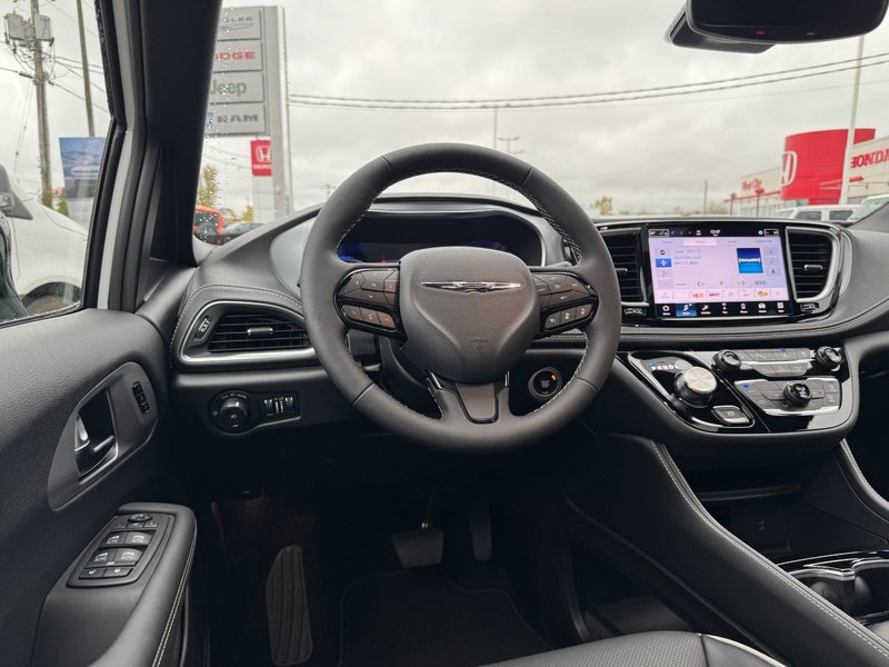 Chrysler PACIFICA LIMITED AWD 2026