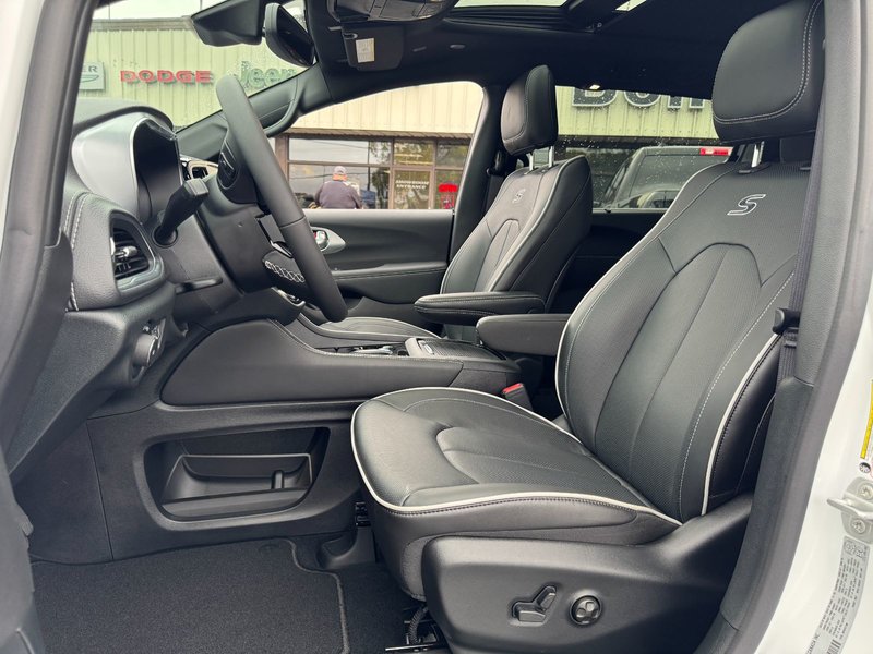 Chrysler PACIFICA LIMITED AWD 2026