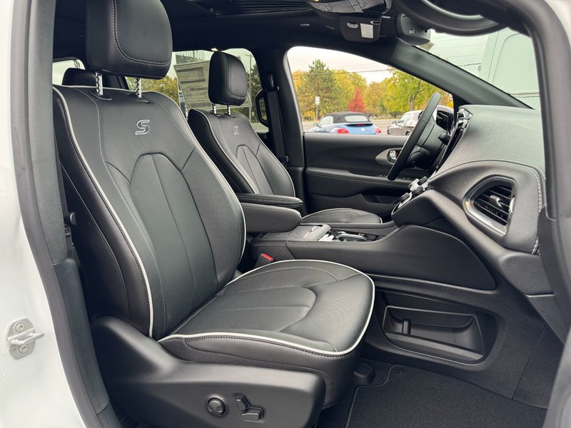 Chrysler PACIFICA LIMITED AWD 2026