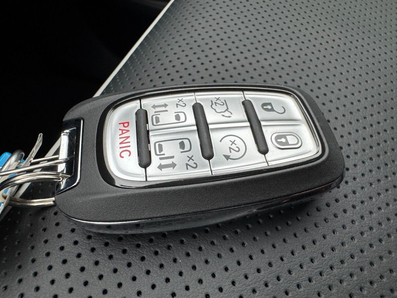 Chrysler PACIFICA LIMITED AWD 2026