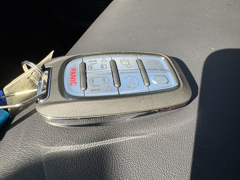 Chrysler PACIFICA SELECT AWD 2026