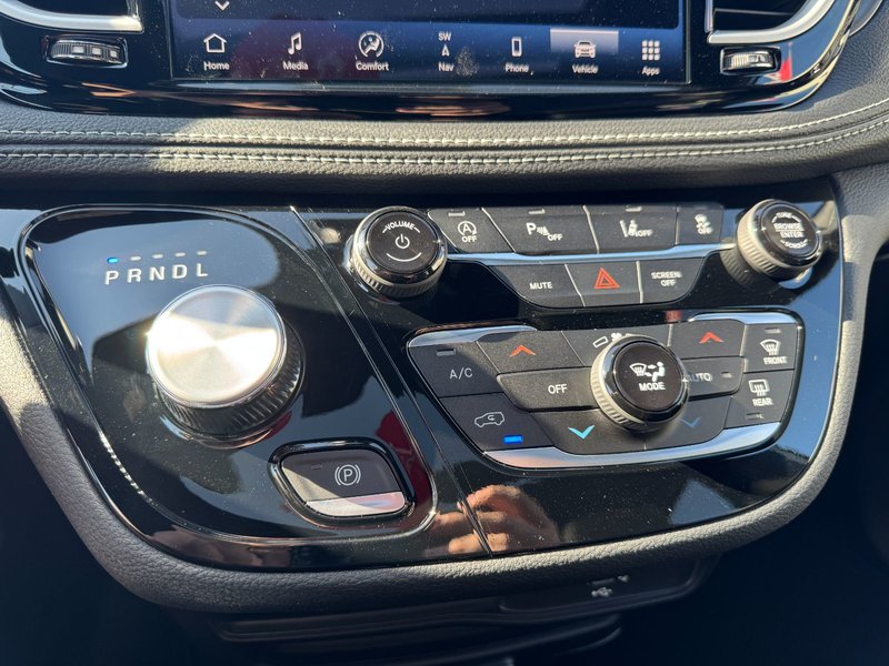 Chrysler PACIFICA SELECT AWD 2026