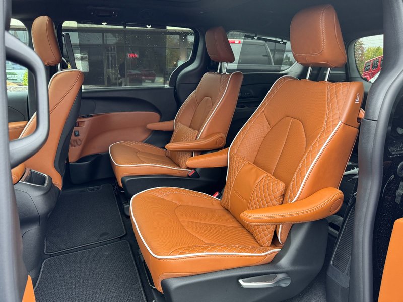 2026 Chrysler Pacifica PINNACLE