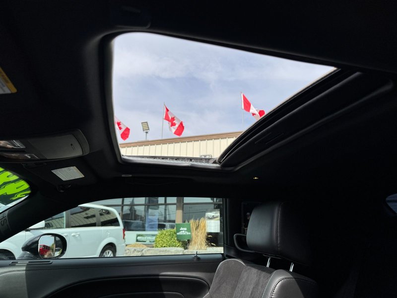 2021 Dodge Challenger R/T R/T / Sunroof / Alpine Audio / Leather Seats