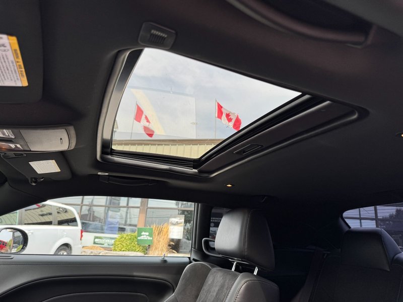 2021 Dodge Challenger R/T R/T / Sunroof / Alpine Audio / Leather Seats