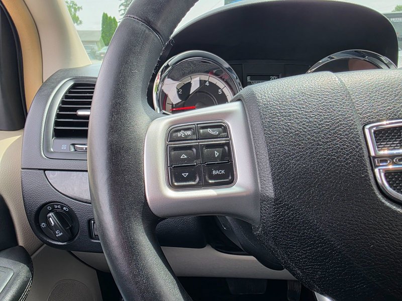 2016 Dodge Grand Caravan Crew