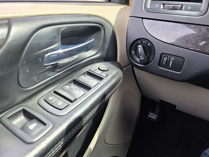 2016 Dodge Grand Caravan Crew