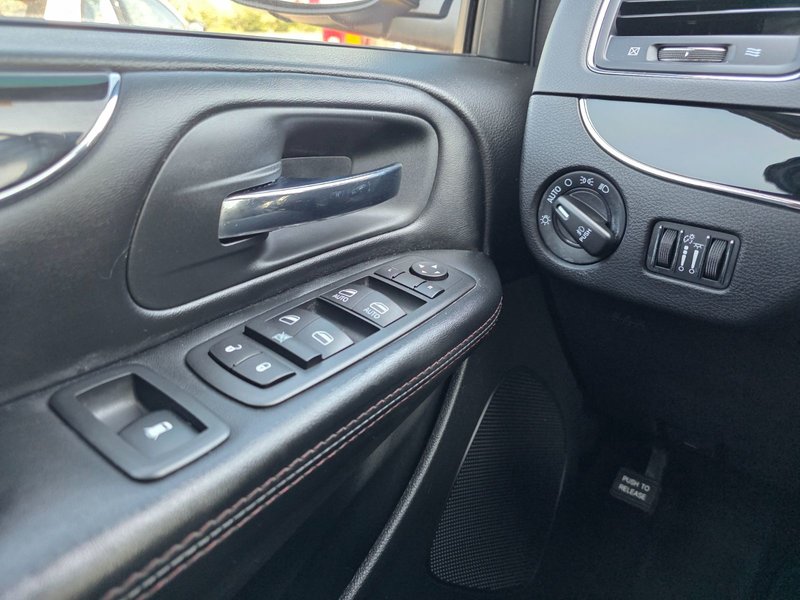 Dodge Grand Caravan Premium Plus 2020 Premium Plus / DVD / Power Doors