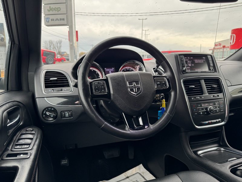 2020 Dodge Grand Caravan Premium Plus Premium Plus / DVD Video