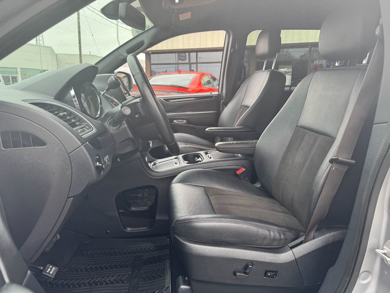 2020 Dodge Grand Caravan Premium Plus Premium Plus / DVD Video