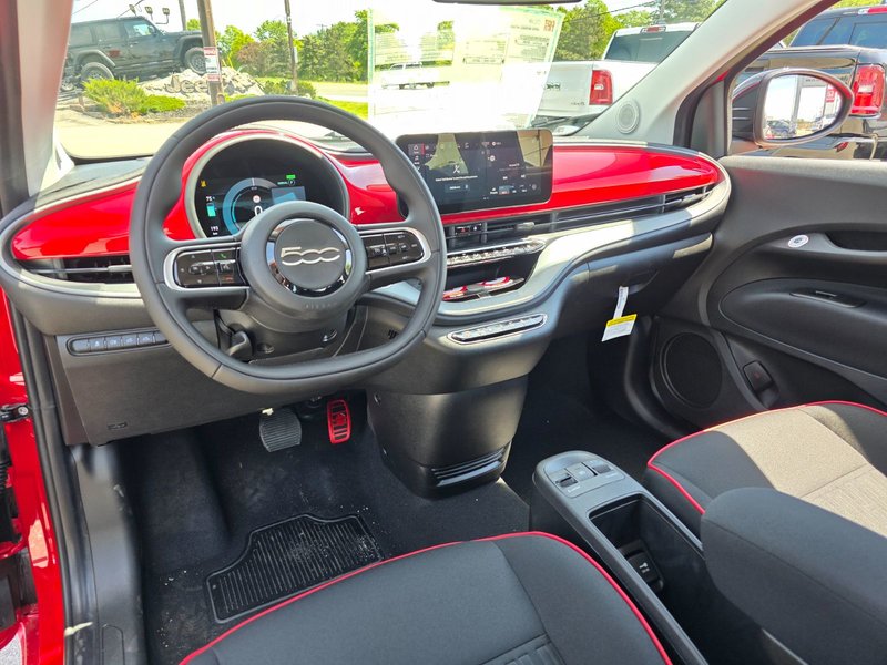 2025 Fiat 500e RED