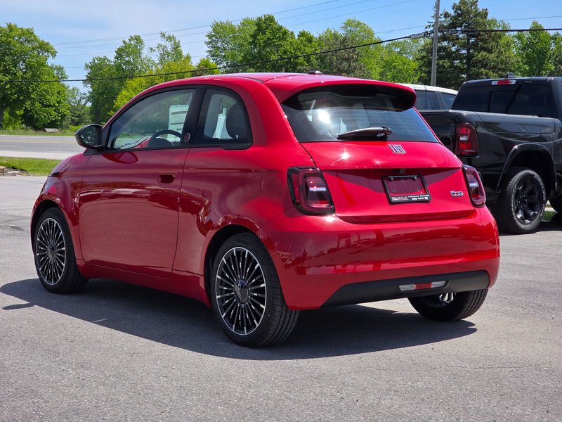 2025 Fiat 500e RED