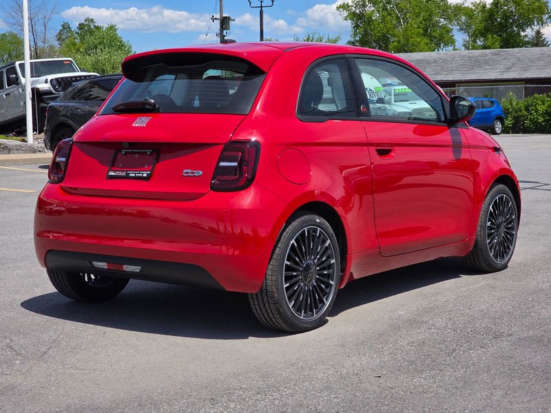 2025 Fiat 500e RED