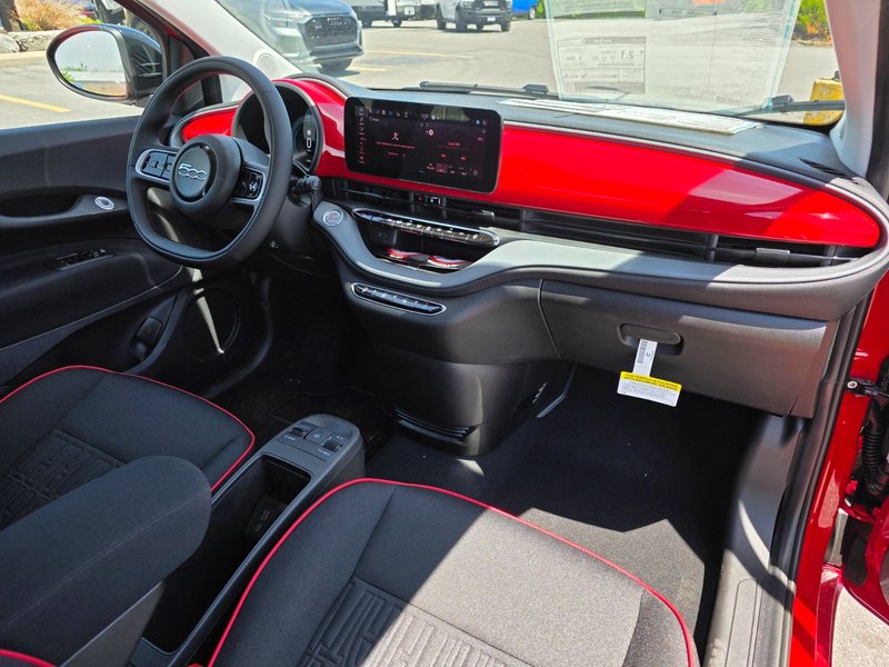 2025 Fiat 500e RED