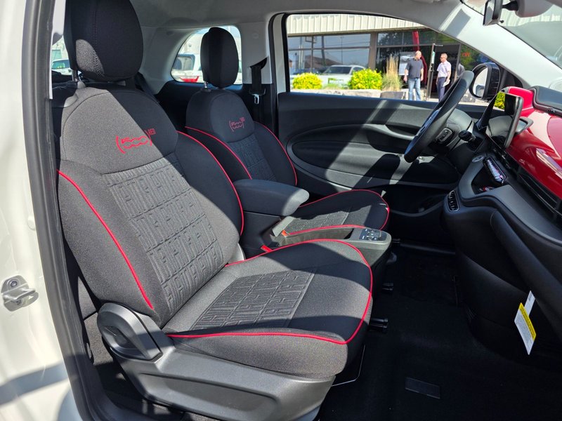 2025 Fiat 500e RED