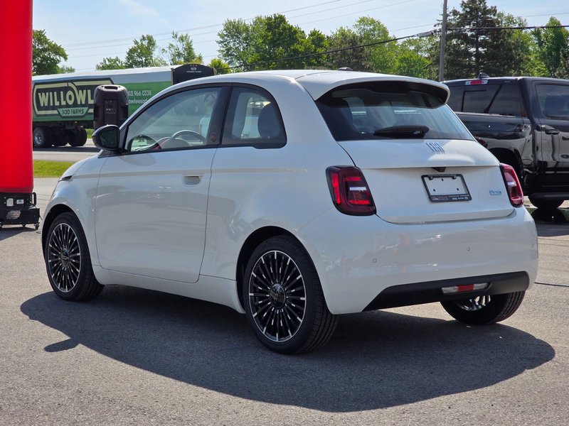 2025 Fiat 500e RED