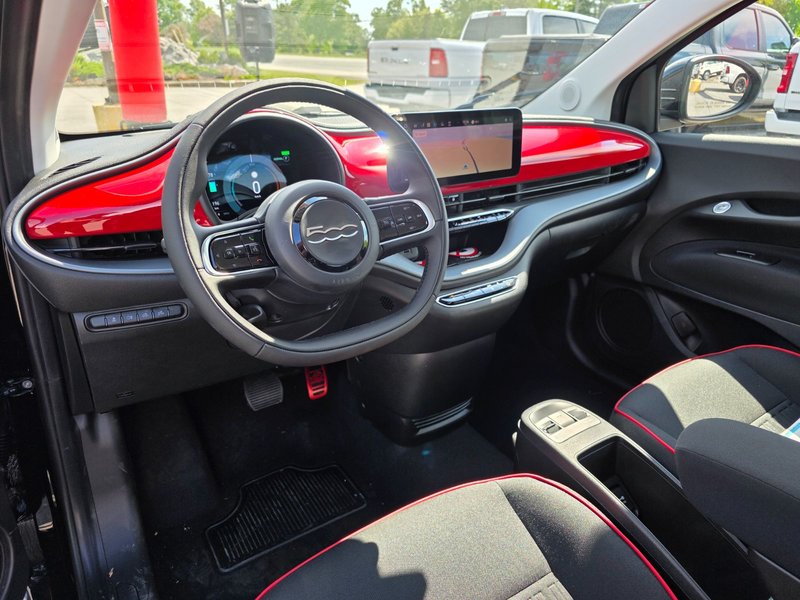 2025 Fiat 500e RED