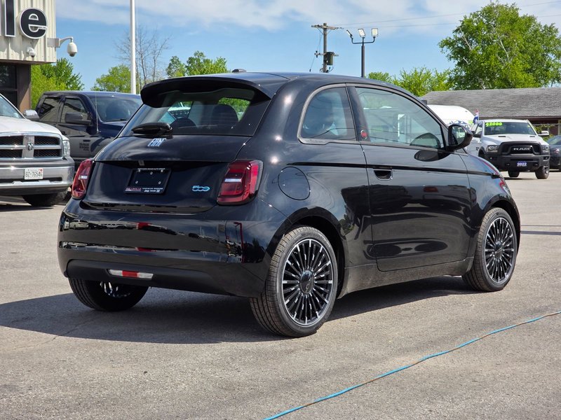 2025 Fiat 500e RED