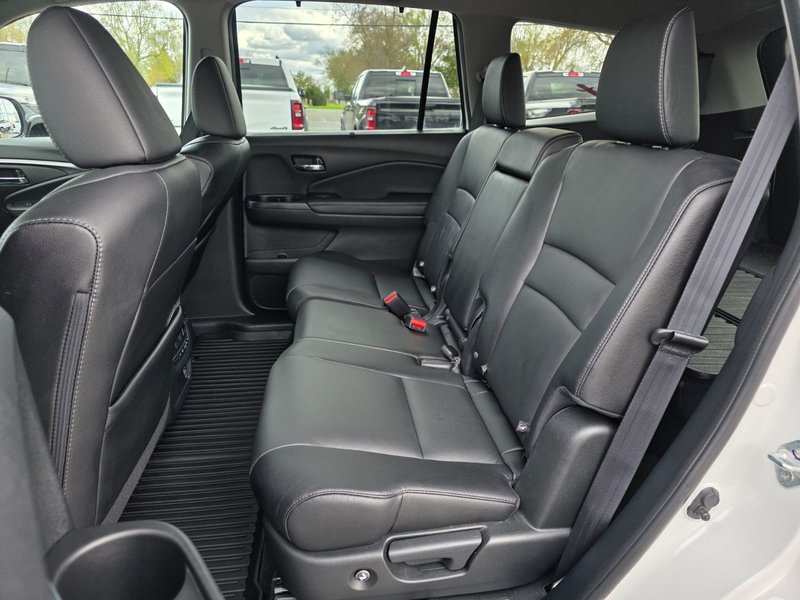 2022 Honda Pilot EX-L EX-L / Moonroof / 3rd row seats