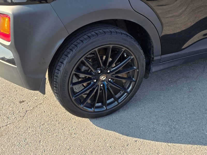 Hyundai Kona 2.0L Preferred 2019 2.0L Preferred / Heated Seats and Steering / Heads