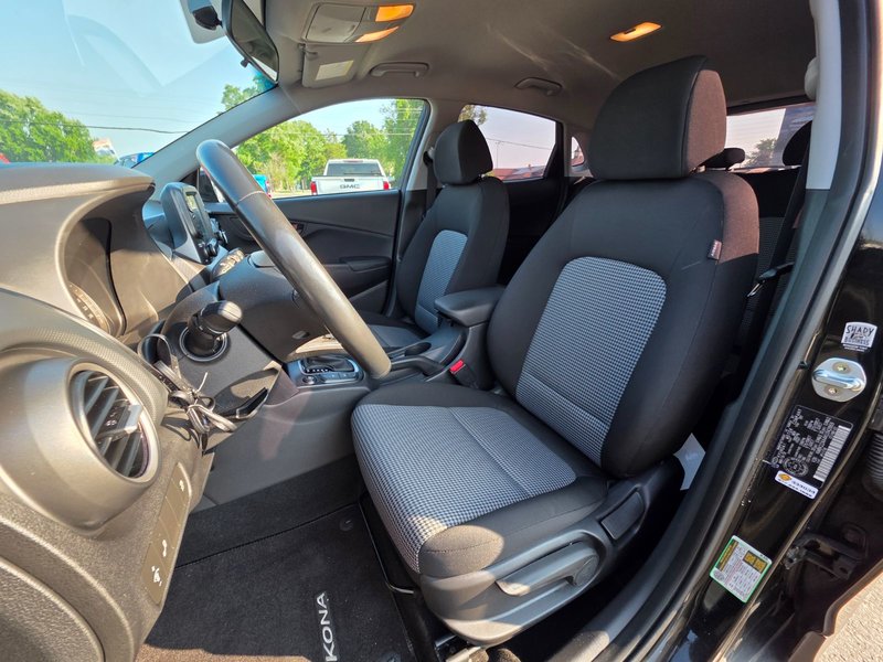 Hyundai Kona 2.0L Preferred 2019 2.0L Preferred / Heated Seats and Steering / Heads