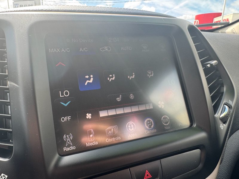 2016 Jeep Cherokee North North / Heated Seats