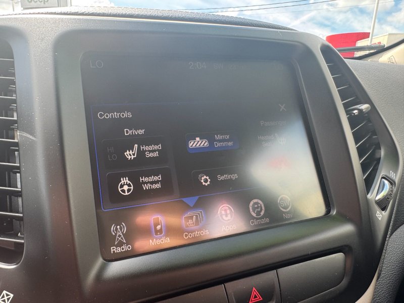 2016 Jeep Cherokee North North / Heated Seats