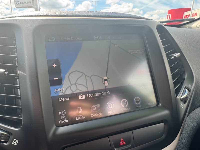 2016 Jeep Cherokee North North / Heated Seats
