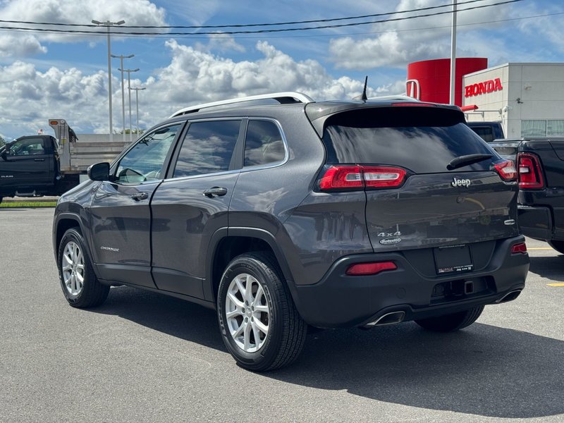 2016 Jeep Cherokee North North / Heated Seats
