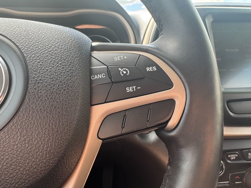 2016 Jeep Cherokee North North / Heated Seats
