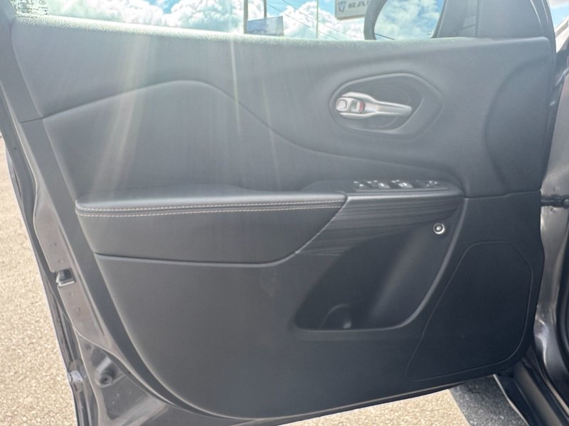 2016 Jeep Cherokee North North / Heated Seats