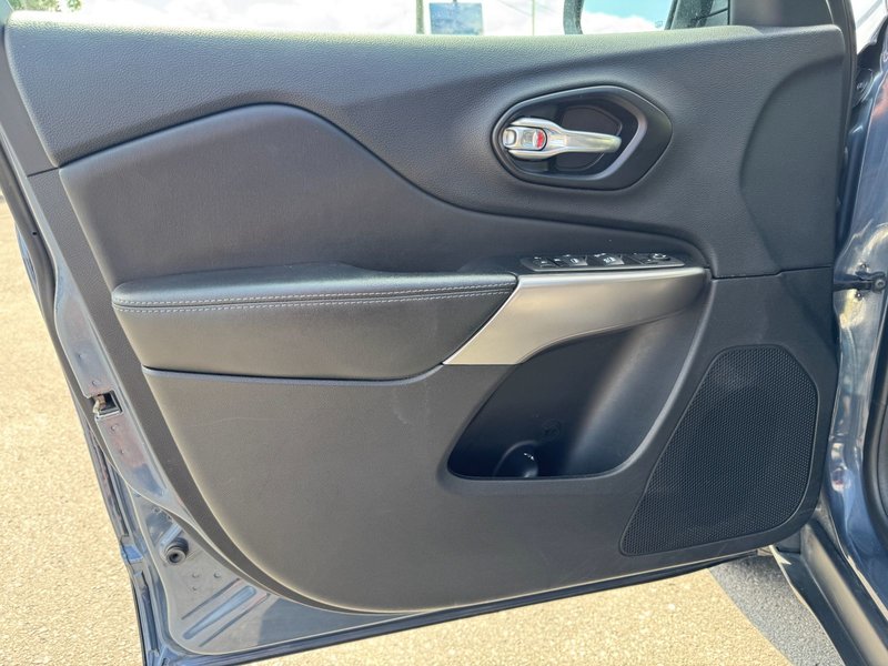 2022 Jeep Cherokee North North / Safety / Power Liftgate
