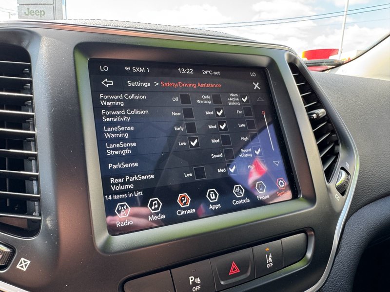 2022 Jeep Cherokee North North / Safety / Power Liftgate