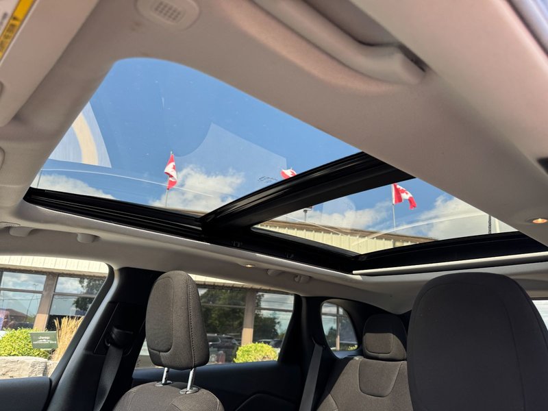 2022 Jeep Cherokee North North / Safety / Power Liftgate