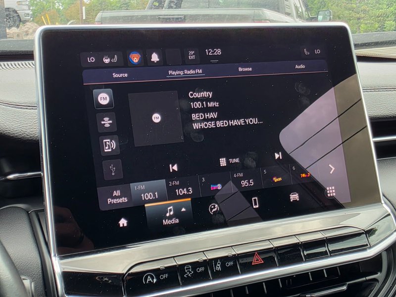 2022 Jeep Compass Limited Limited / Heated Seats and Steering