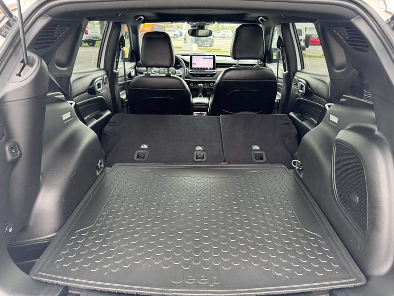 2023 Jeep Compass Trailhawk Trailhawk / Sunroof / 4x4