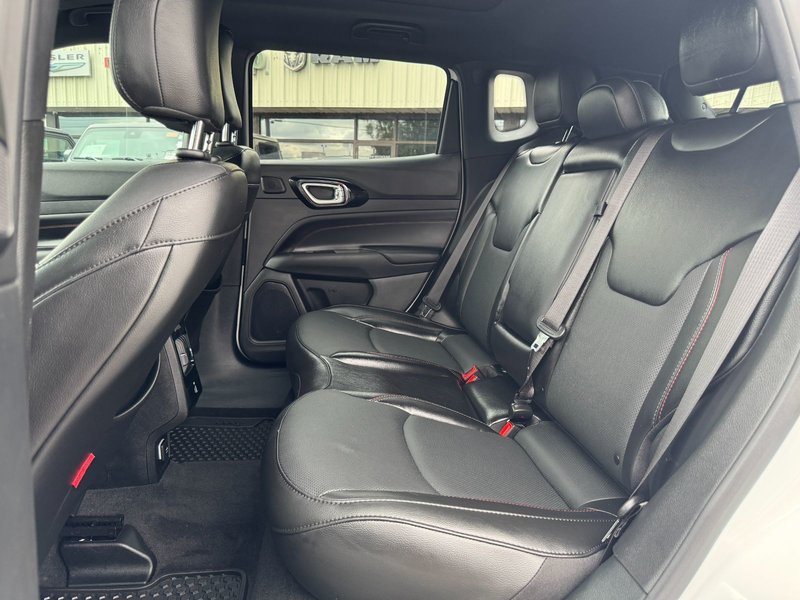 2023 Jeep Compass Trailhawk Trailhawk / Sunroof / 4x4