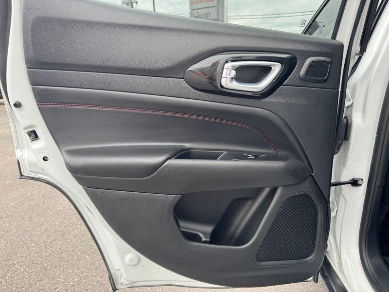 2023 Jeep Compass Trailhawk Trailhawk / Sunroof / 4x4