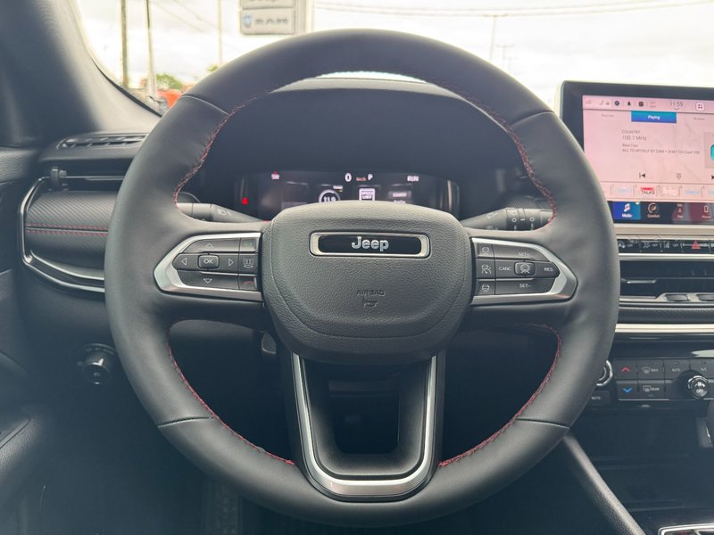 2023 Jeep Compass Trailhawk Trailhawk / Sunroof / 4x4