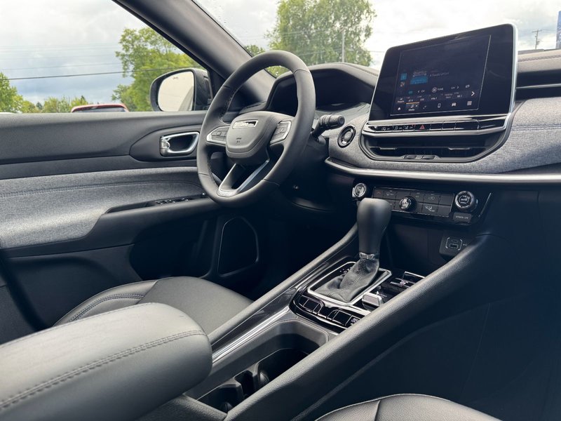 2025 Jeep Compass NORTH