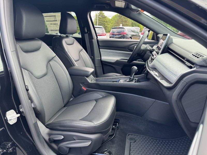 2025 Jeep Compass NORTH