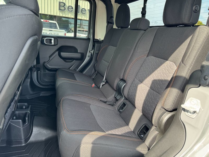 2023 Jeep Gladiator Mojave Mojave / Hardtop / Heated Seats