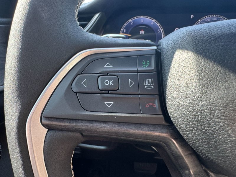2024 Jeep Grand Cherokee L Limited Limited / Heated Seats / Dual-Pane Sunroof