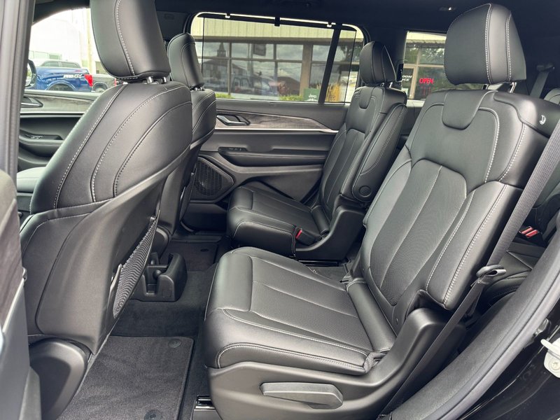 Jeep Grand Cherokee L LIMITED 2025