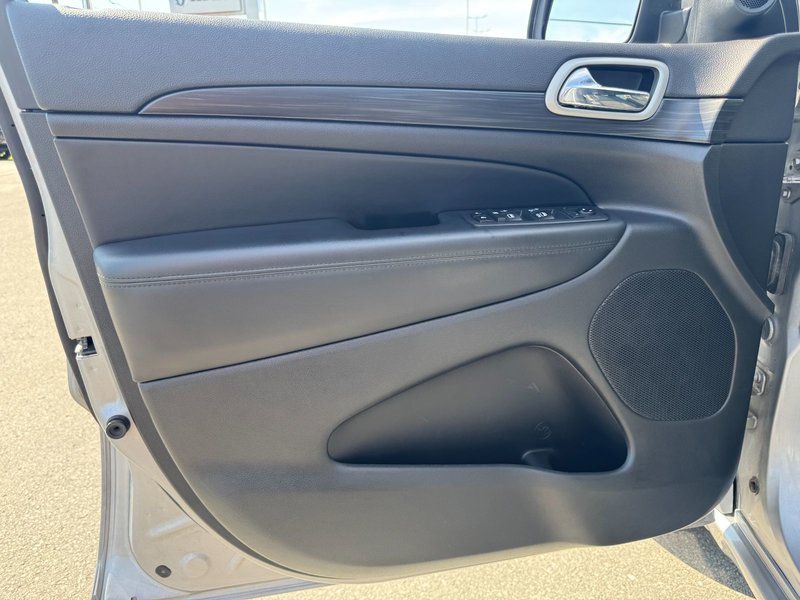 2020 Jeep Grand Cherokee Altitude Altitude Laredo / Sunroof / Heated Seats / 4x4