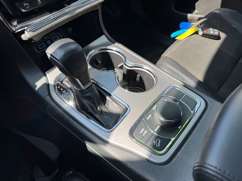 2020 Jeep Grand Cherokee Altitude Altitude Laredo / Sunroof / Heated Seats / 4x4