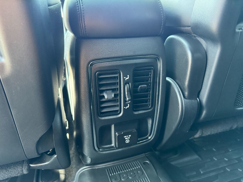 2020 Jeep Grand Cherokee Altitude Altitude Laredo / Sunroof / Heated Seats / 4x4