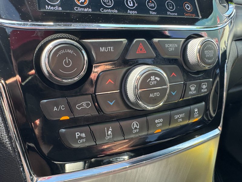 2020 Jeep Grand Cherokee Altitude Altitude Laredo / Sunroof / Heated Seats / 4x4